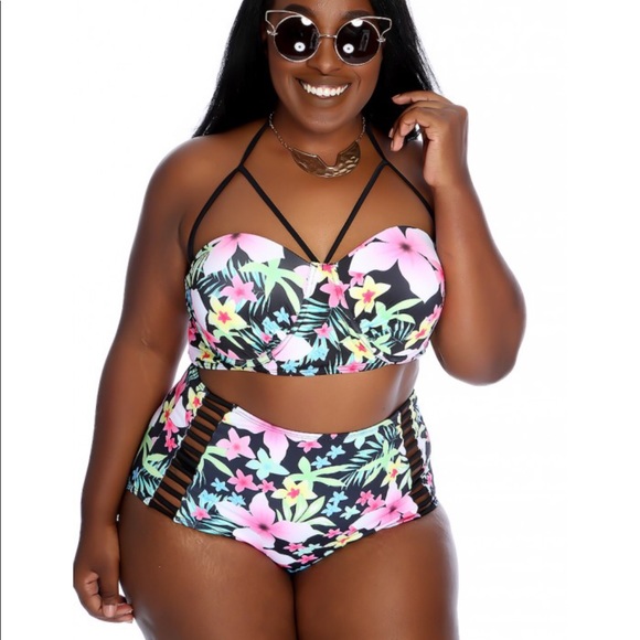 Floral swim 2 piece in plus - Picture 1 of 8
